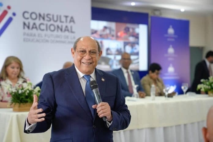 Santos Badía destaca necesidad de transformar la educación tras recorrido de la Consulta Nacional por 24 provincias