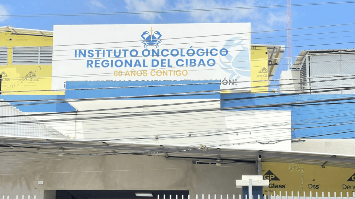 Allanan y apresan exdirectivos del Instituto Oncológico Regional del CibaoSantiago