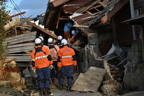 Más de 1,600 rescatistas de 11 países apoyan labores de emergencia en Venezuela tras devastadores terremotos