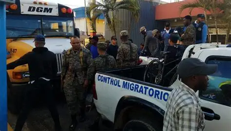 Madre jamaicana denuncia que su hija de 12 años fue retenida por autoridades dominicanas al ser confundida con una menor haitiana