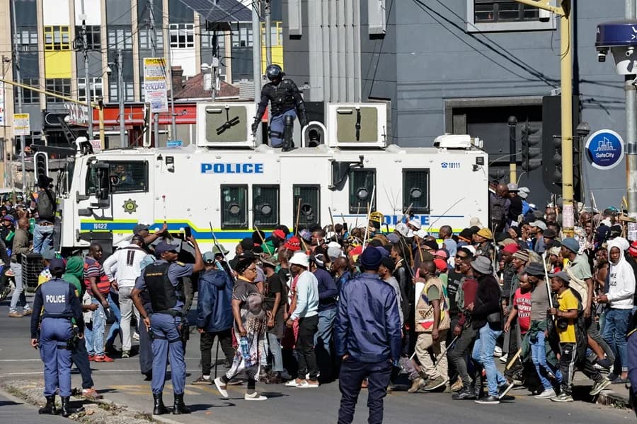 Tensión en Sudáfrica: la convocatoria de marchas antiinmigración deja calles vacías y negocios cerrados