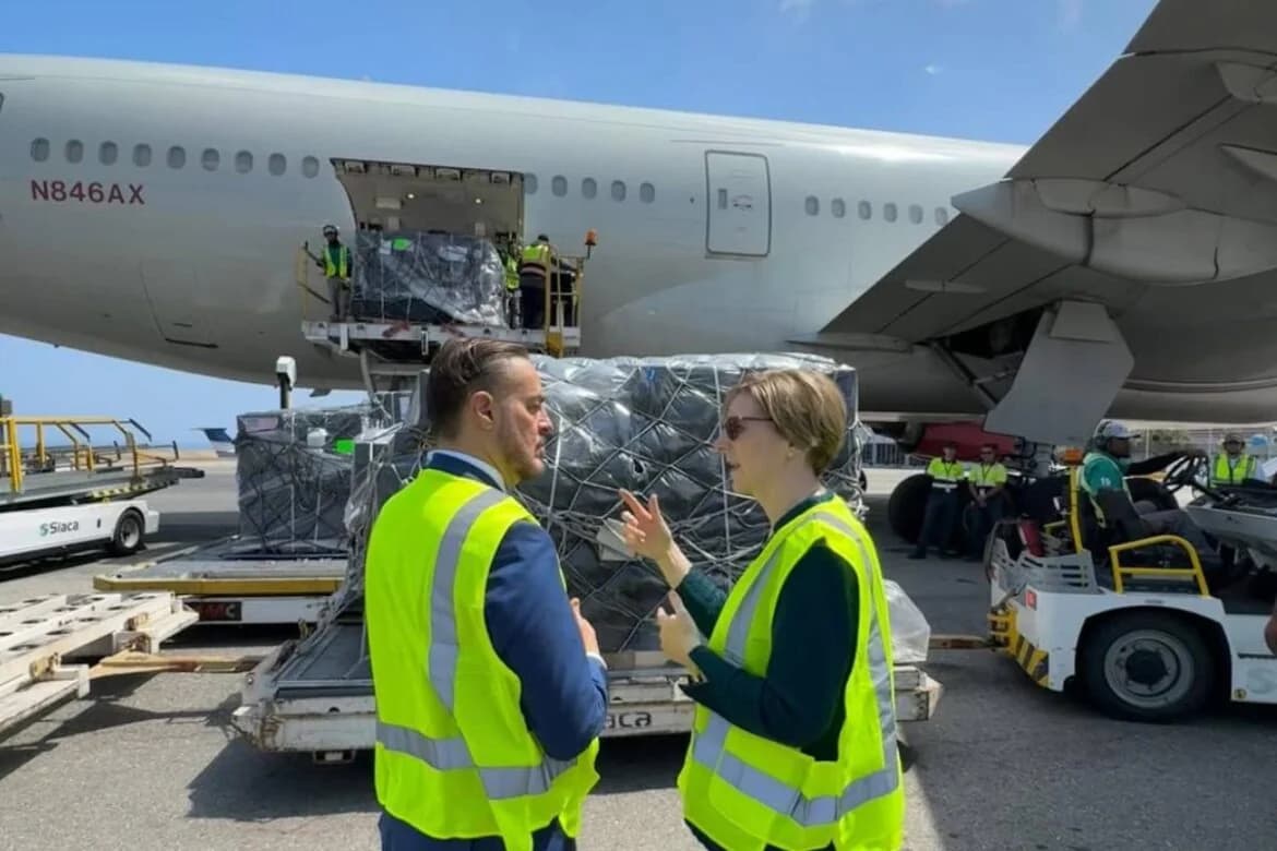 Alofoke Media Group y Panorama Jets envían segundo avión cargado de medicinas a Venezuela