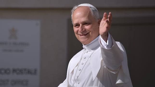 Papa León XIV advierte a los jóvenes sobre la adicción a los teléfonos y pide establecer límites