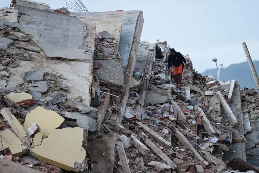 EE.UU. despliega equipos de rescate en Venezuela tras los terremotos