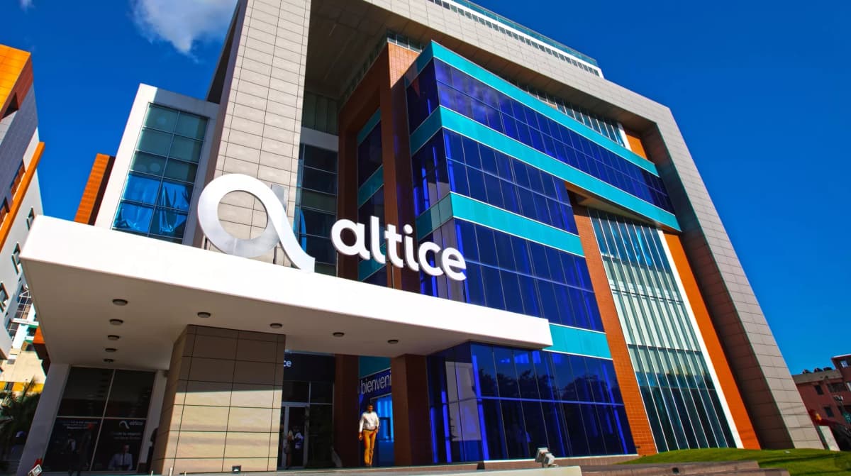 Altice informa que sigue trabajando para restablecer por completo sus servicios móviles