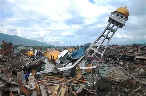 Terremoto en Indonesia deja casi medio centenar de muertos y 2,000 evacuados