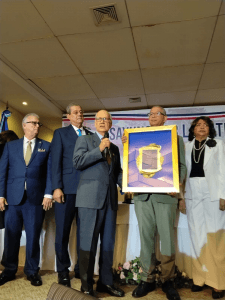 Reconocen a personalidades región noroeste en actos de SD