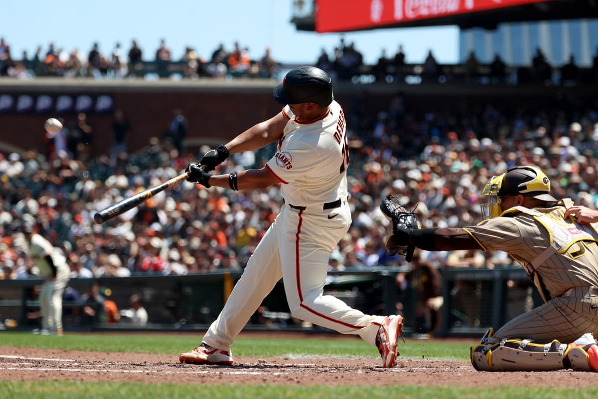 Gigantes reciben interés por Rafael Devers antes de la fecha límite de cambios