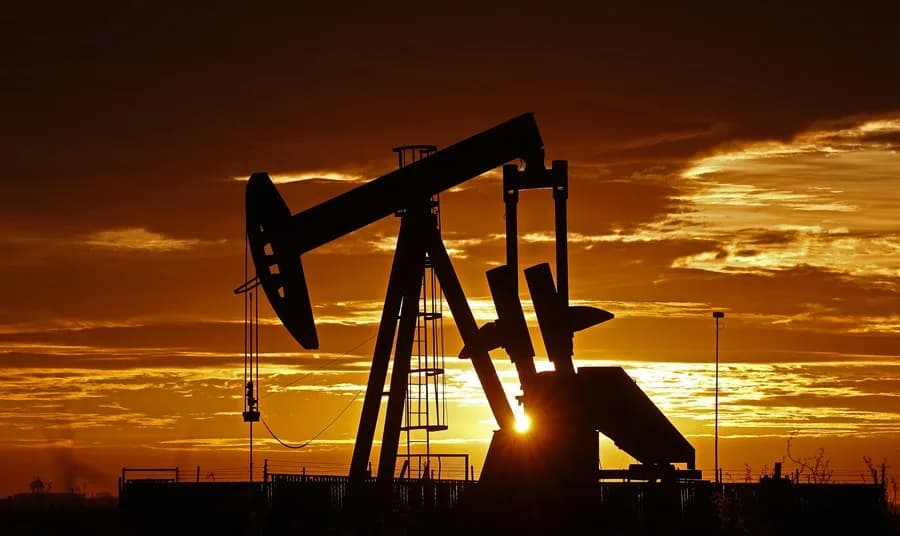 El petróleo de Texas sube un 2,2 %, hasta 70,75 dólares, atento a la tregua de EEUU e Irán