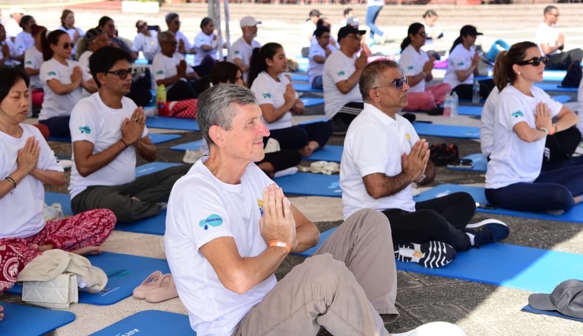 Yoga fortalece bienestar físico y emocional