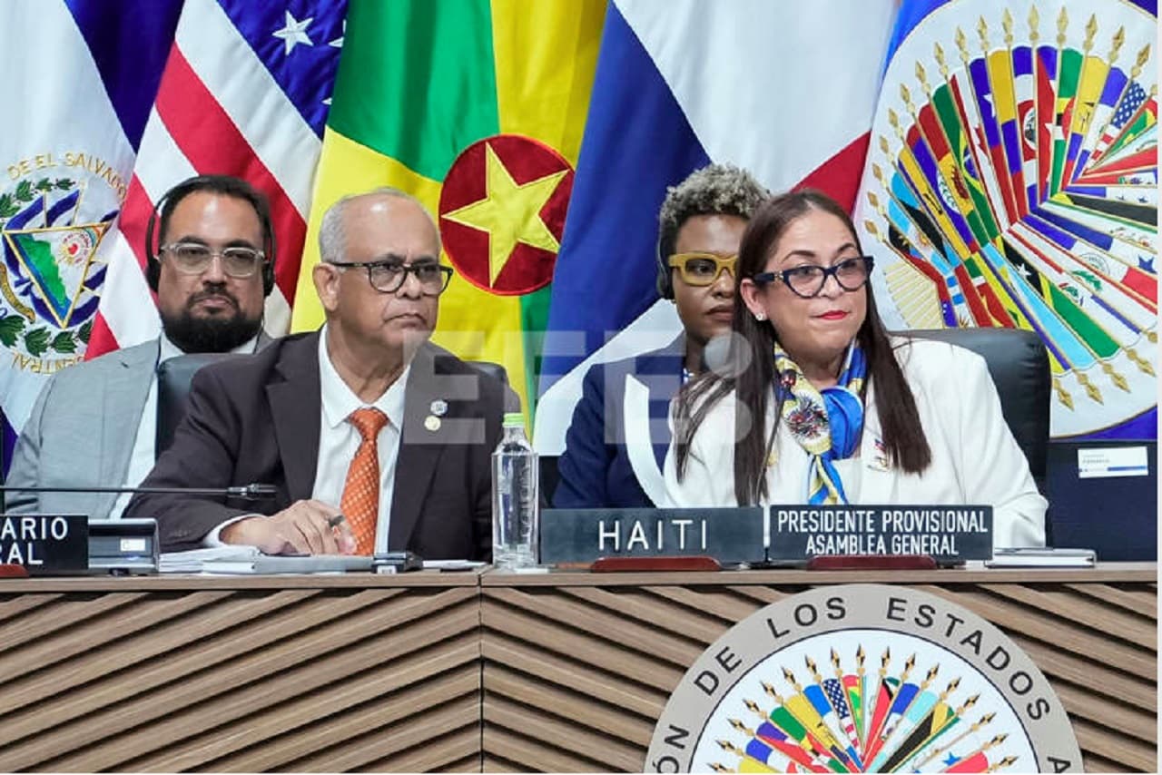 Haití insta a "pasar de la ayuda a la inversión" para lograr la estabilización de su país