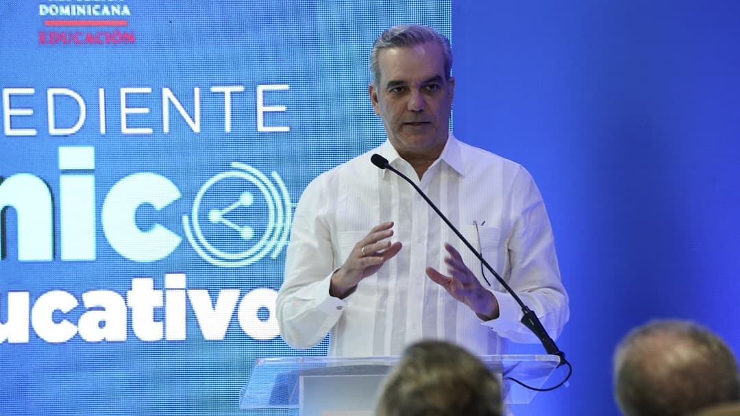 Presidente Abinader asume compromiso de convertir en políticas públicas los resultados de la Consulta Nacional para el Futuro de la Educación