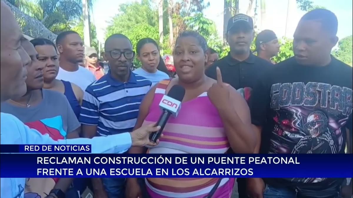 Reclaman construcción de un puente peatonal frente a una escuela en Los Alcarrizos