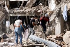 "Hay olor... ya se están sintiendo los fallecidos": la desolación en La Guaira mientras esperan más ayuda en medio de la devastación tras el doble terremoto en Venezuela