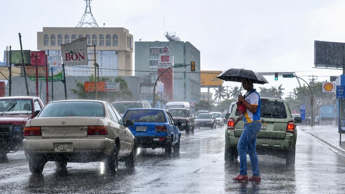 Onda tropical se acerca al país para combinarse con vaguada y traer lluvias