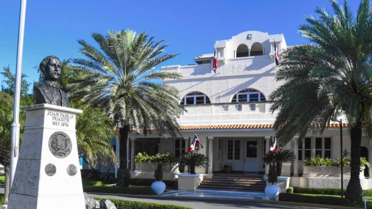 República Dominicana solicita retiro de nueve diplomáticos cubanos