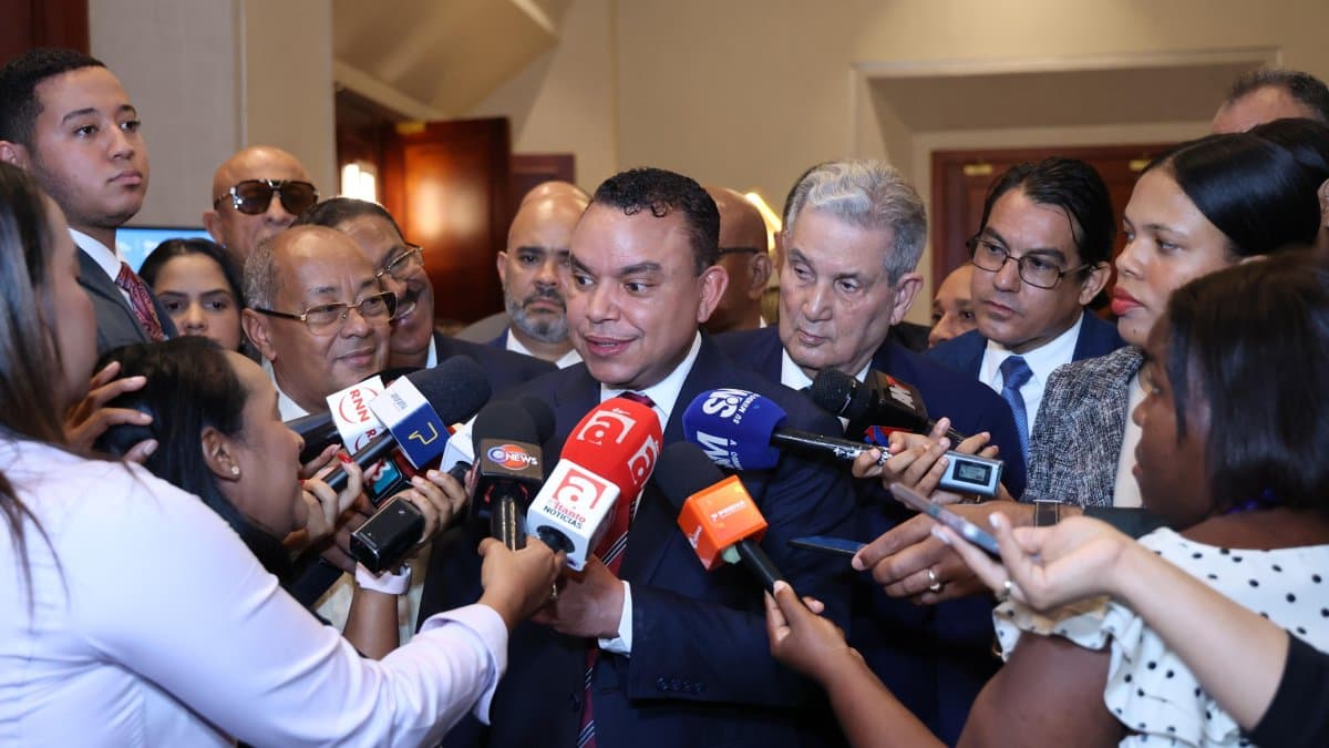 Julio Landrón resalta avances en salud mental, trauma y atención hospitalaria en sus primeros seis meses