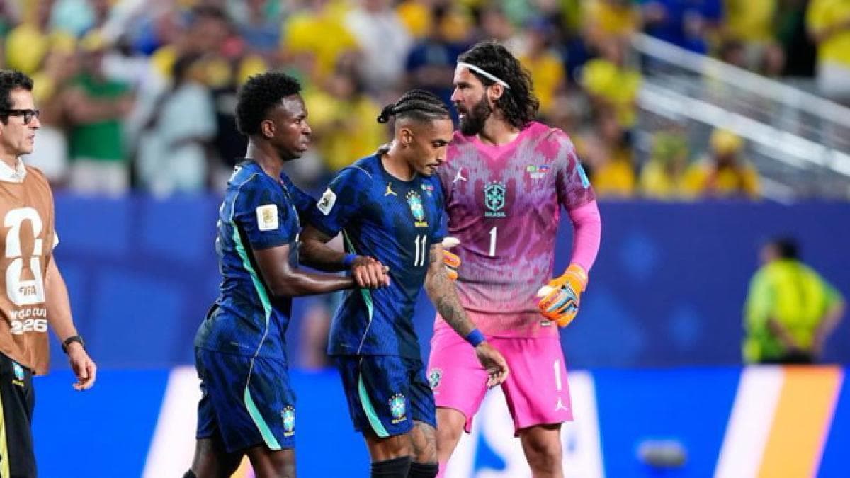 Vinicius, sobre la lesión de Raphinha: "Ya sufrió mucho"