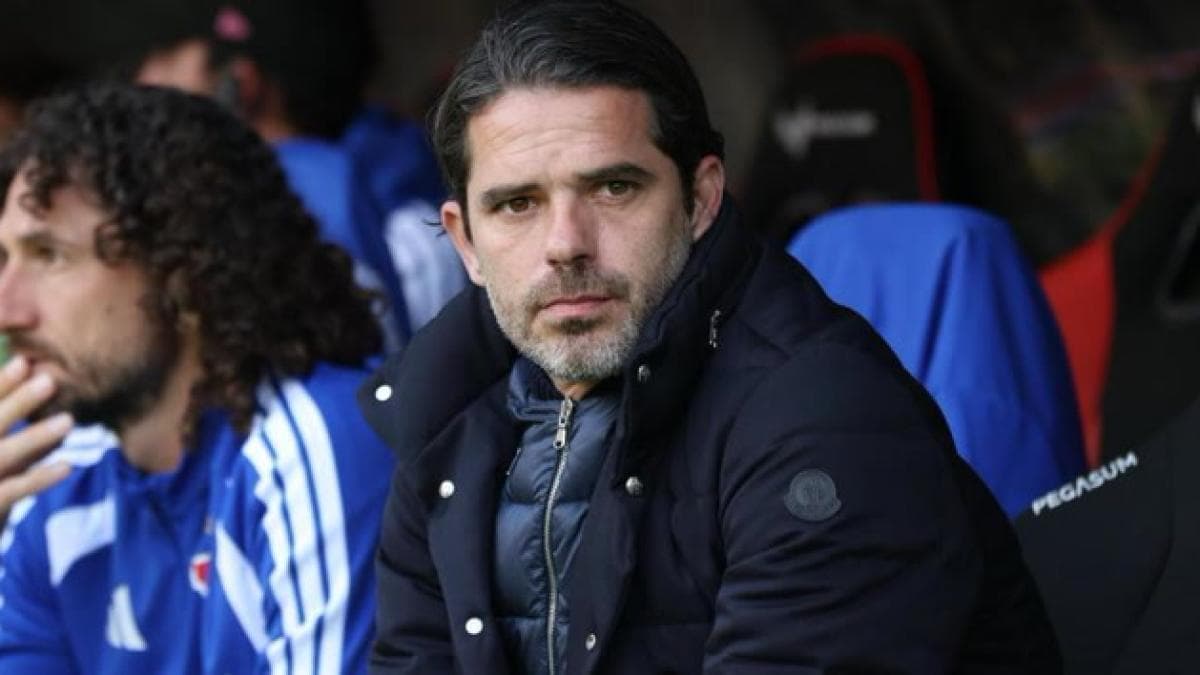 Gago sufre un infarto en plena rueda de prensa: las imágenes sobrecogen