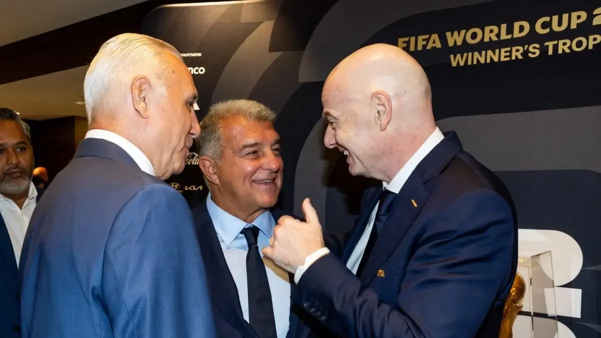 Laporta saca partido al Mundial: "Aquí se hacen muchos pasillos y muchas reuniones"