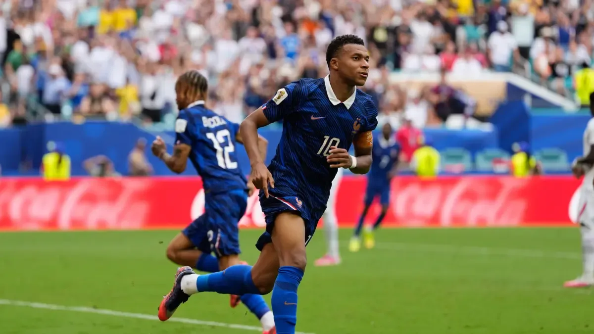 Mbappé: "Me gustaría no ser el máximo goleador de la historia y jugar el partido de mañana"
