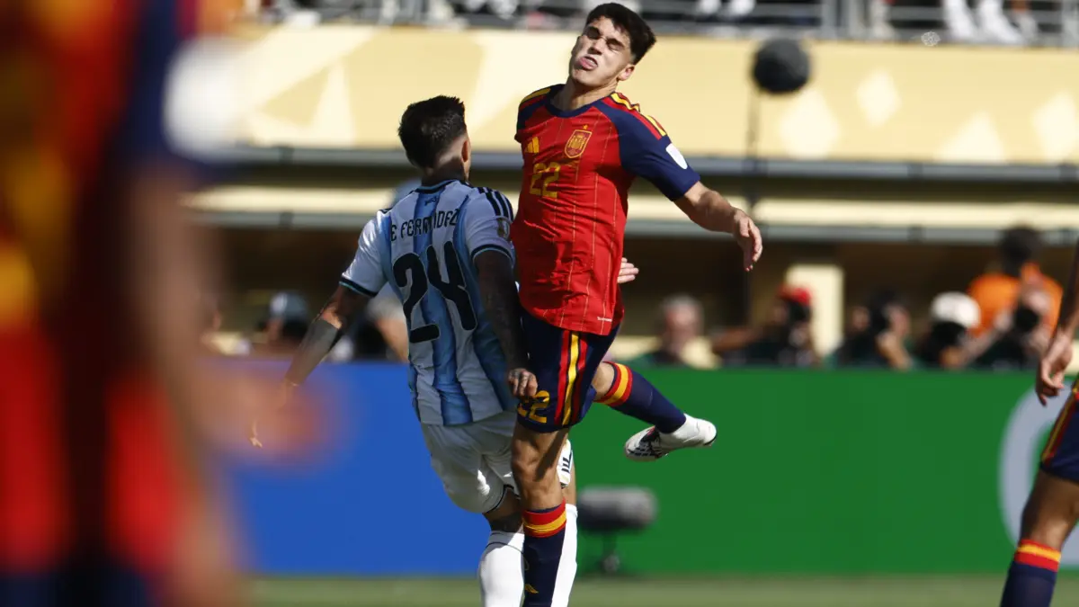 Cubarsí se va como el central campeón más joven de la historia del Mundial