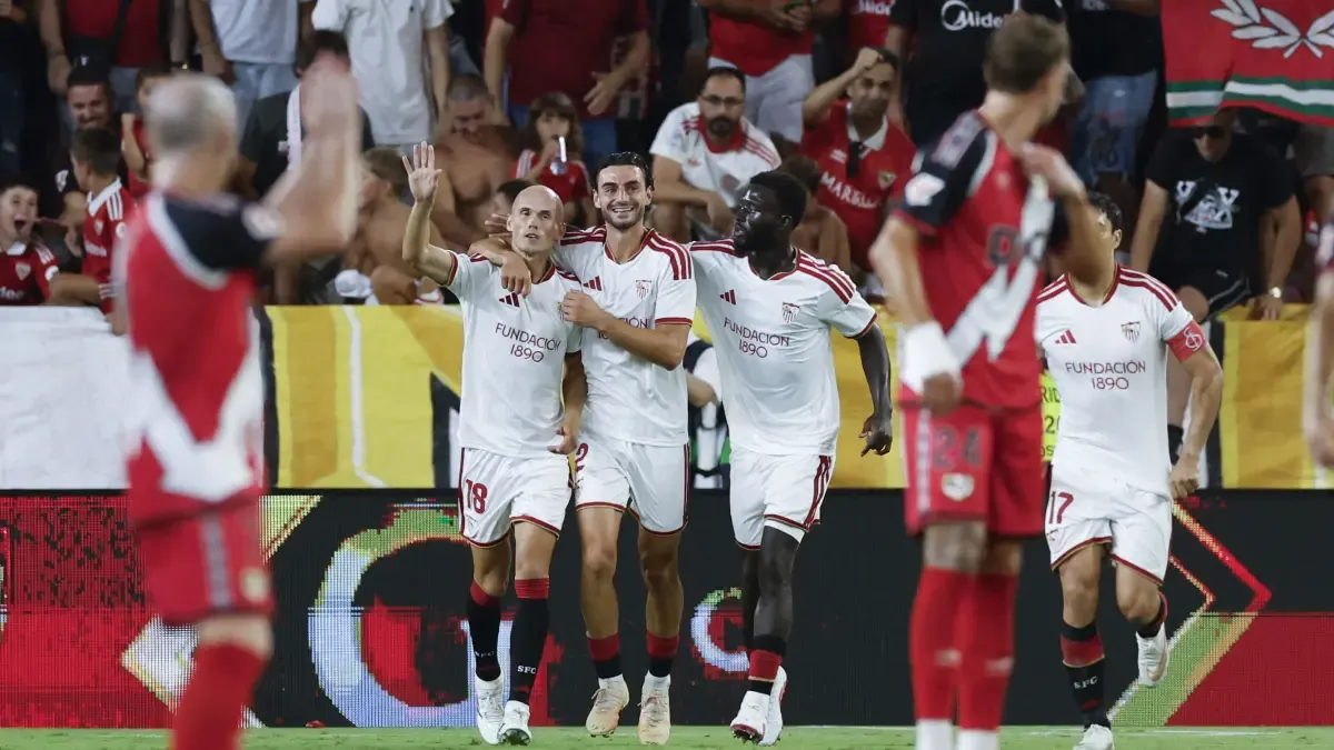 2-1: El Sevilla remonta de penalti ante el Rayo