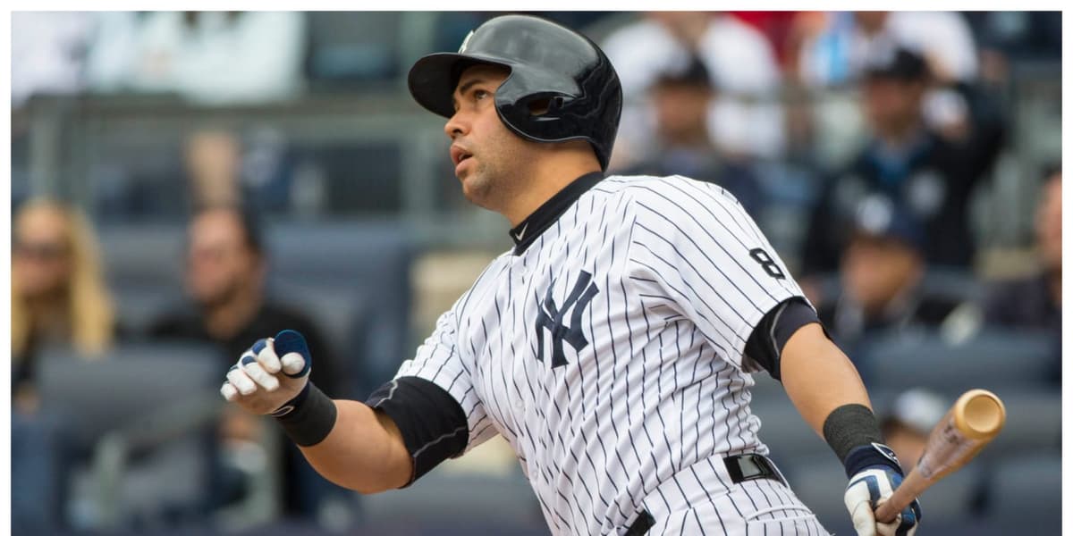 Yankees sin gorra en las placas nuevas del 2026… pero sí está el peso de su historia