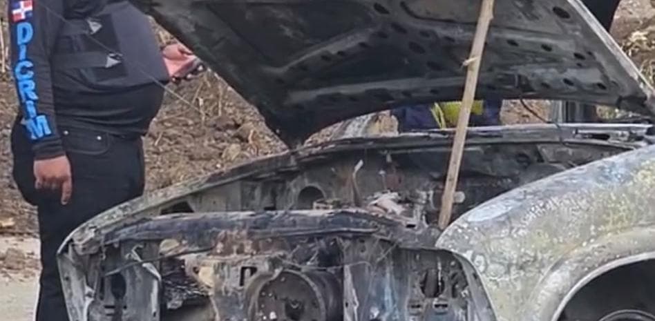 Hallan hombre calcinado junto a un vehículo incendiado en una mina de La Vega