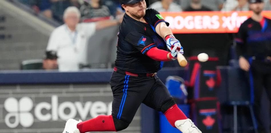 Alejandro Kirk conecta cuadrangular y los Azulejos dominan a los Yanquis