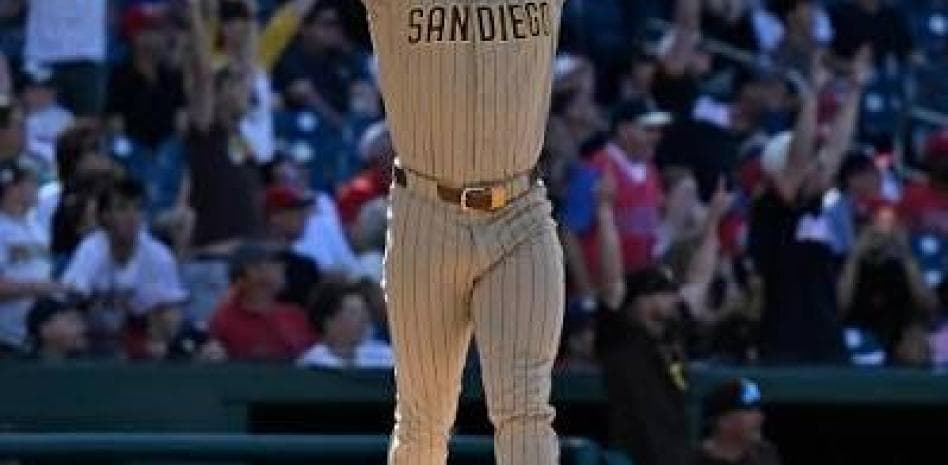Con jonrón de Tatis Jr., los Padres remontan y vencen a los Guardianes