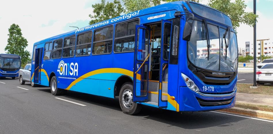 Pasajeros de Ciudad Juan Bosch se quejan de horarios de la OMSA y cuestionan aumento de tarifa