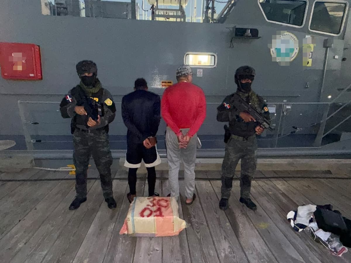Ocupan 30 paquetes de cocaína frente a las costas de Peravia