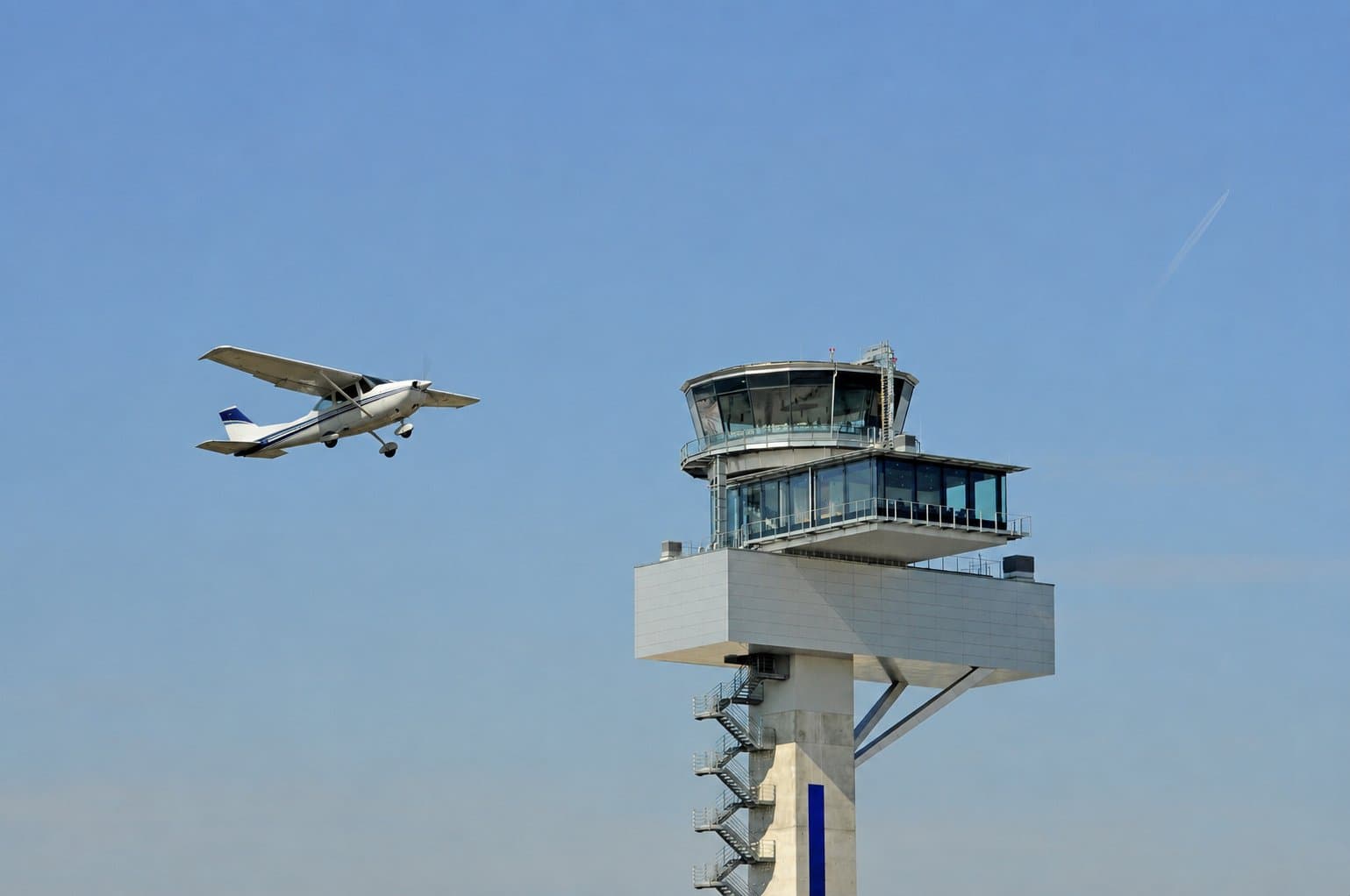 San Vicente y las Granadinas halla avión dominicano desaparecido y a sus tripulantes vivos