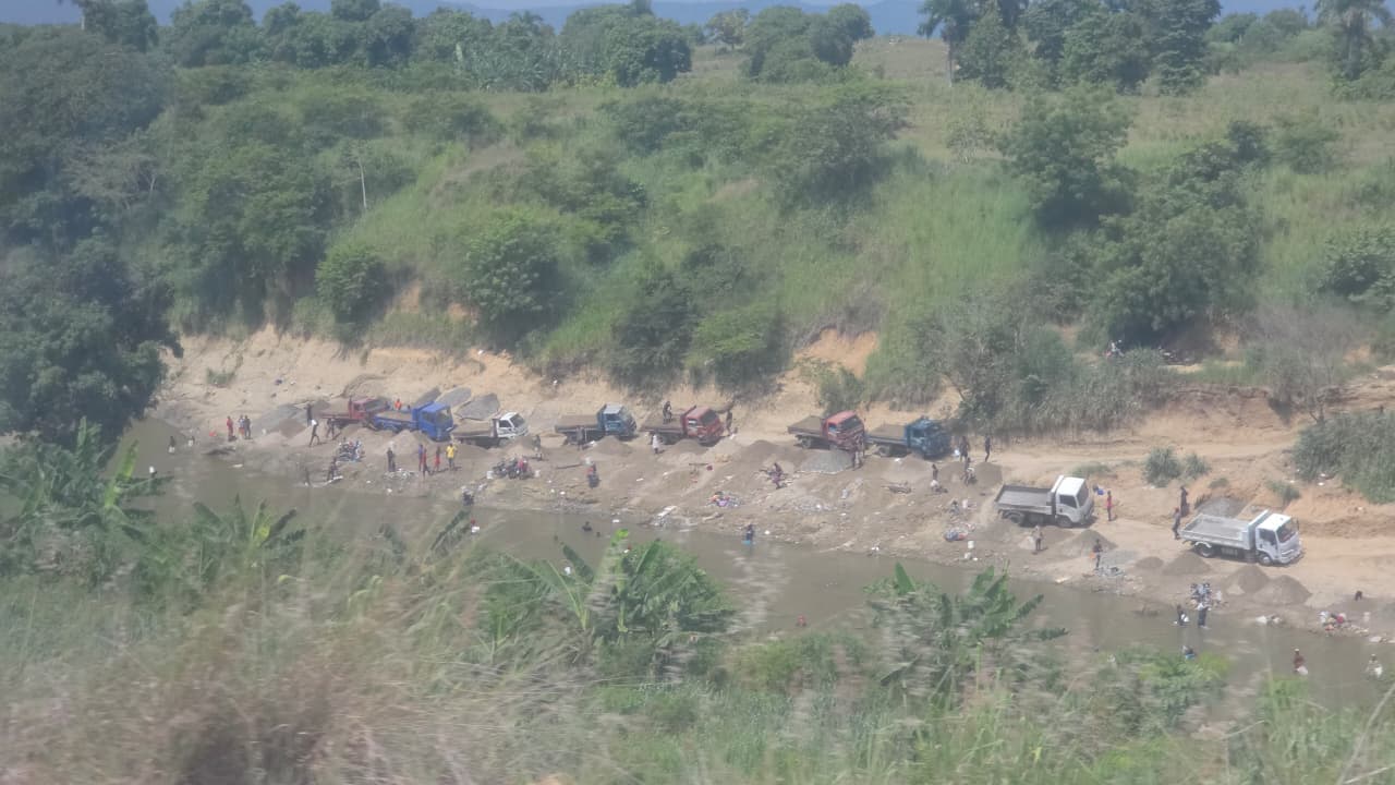 Medio Ambiente califica de preocupante situación del río Masacre por actividades irregulares de haitianos
