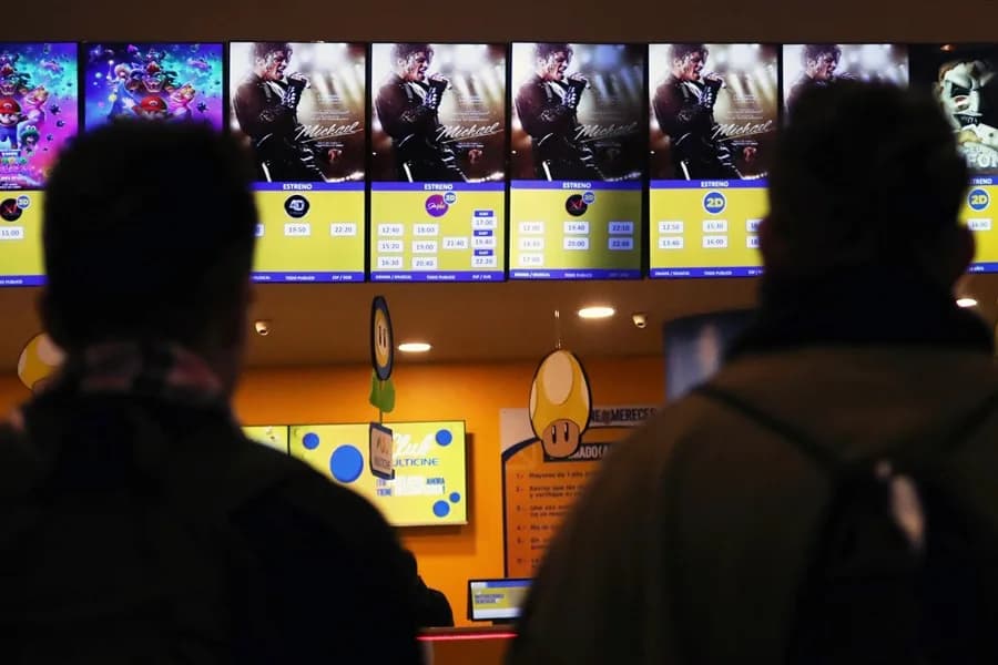 Película sobre Michael Jackson se convierte en la biografía más taquillera de la historia