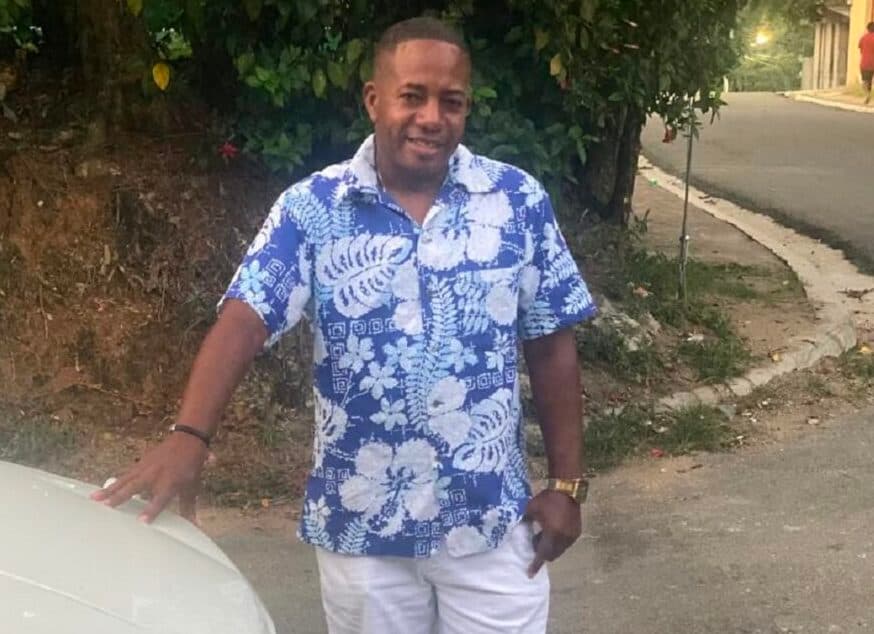 Con féretro en mano, familia exige justicia por muerte de hombre tras permanecer bajo custodia policial