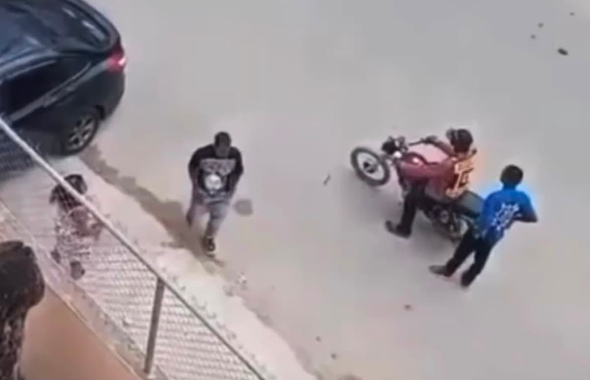 PN captura a tres hombres por agresión contra una señora y daños a su vehículo
