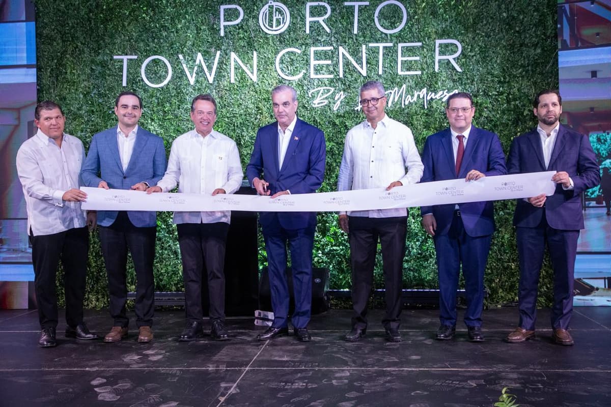Abinader encabeza inauguración del centro comercial Porto Town Center by La Marquesa en Arroyo Hondo