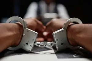 Arrestan a sargento mayor del Ejército para cumplir condena de 10 años por homicidio en Arroyo Hondo