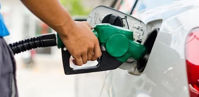 Gobierno mantiene congelados los precios de los combustibles esenciales