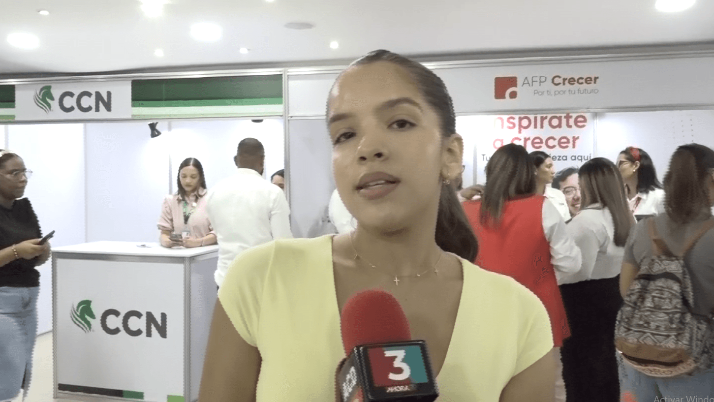 Estudiantes valoran feria de empleos de APEC ante dificultades para insertarse en el mercado laboral