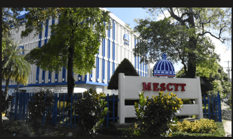 Mescyt y UCSD orientan a profesores y estudiante sobre uso de IA