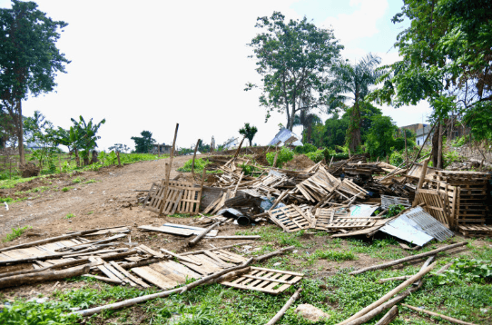 Familias denuncian uso excesivo de la fuerza durante desalojo en Bayona sin previo aviso