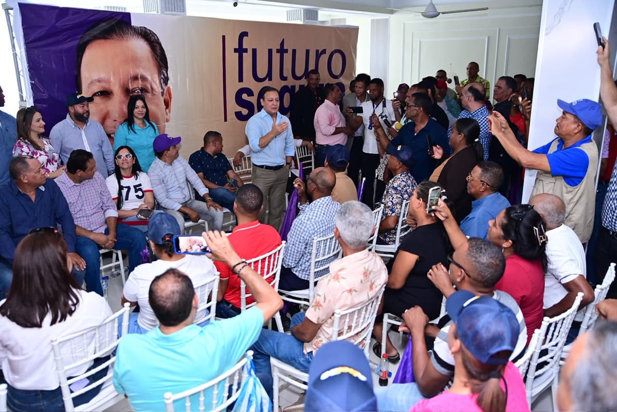 Abel Martínez habla en Montecristi de sus 24 años de servicio público y asegura estar preparado para ser "el  mejor presidente en toda la historia de nuestra nación”
