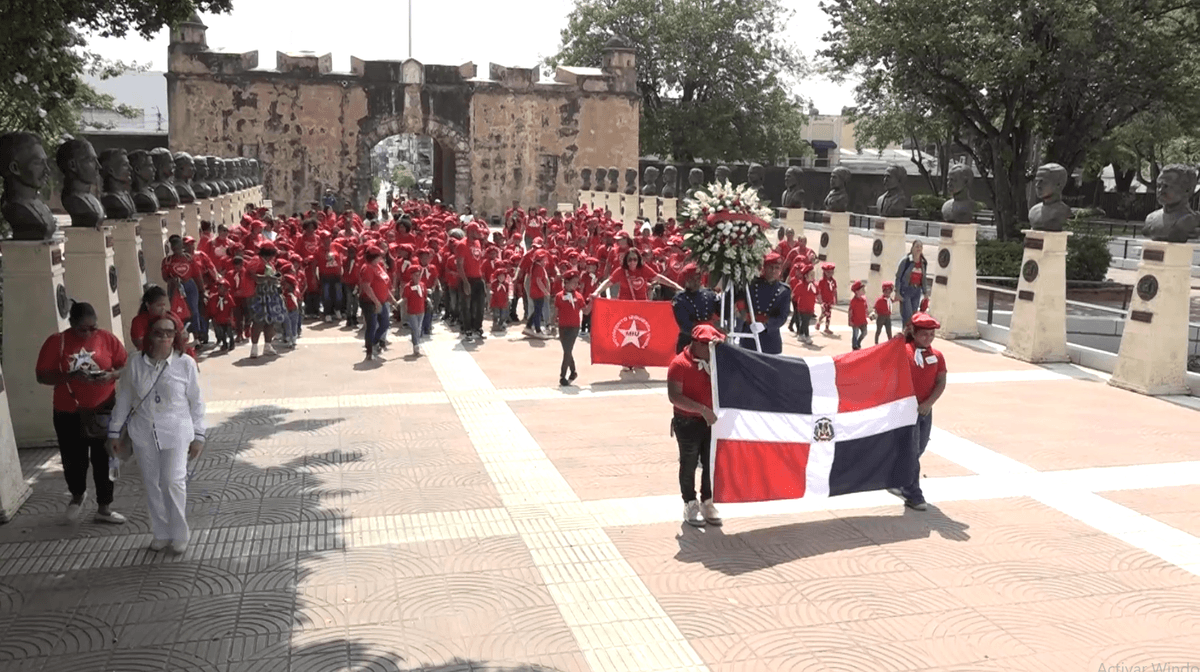 Movimiento Izquierda Unida reúne a más de 600 niños en campamento para promover valores patrios