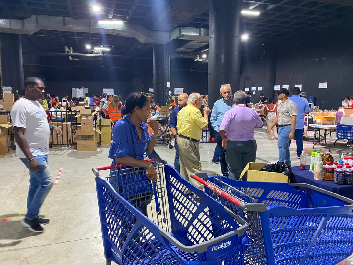 La solidaridad hacia Venezuela sigue derramándose en centros de acopio de Santo Domingo