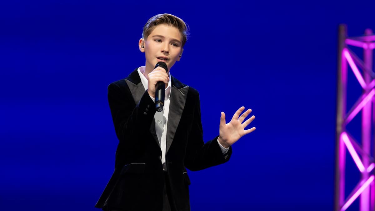 Este es Lucas Paulano (10 años), el niño que cautivó a los Reyes y llevará la bandera de España en el festival de Eurovisión Junior 2026