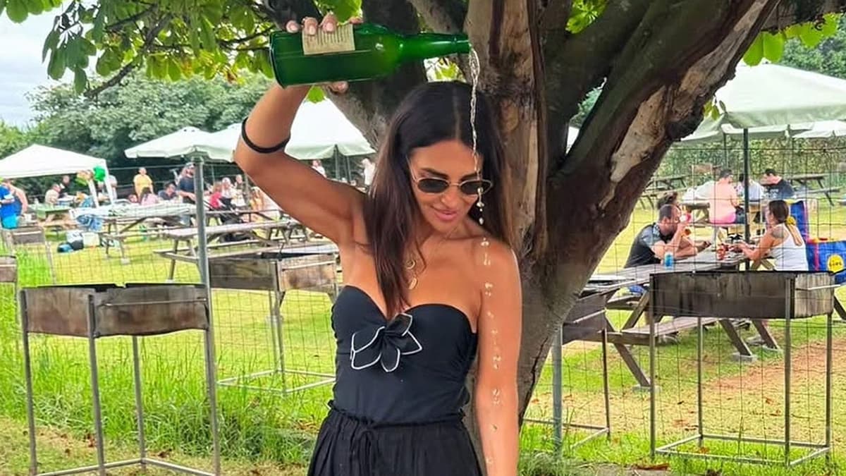 Paula Echevarría revive su infancia con sus padres en Asturias: "Hay cosas que no cambian, sigo siendo muy feliz"