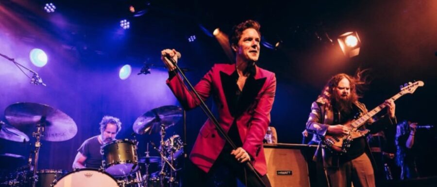 The Killers llegan a República Dominicana para su concierto en el Óvalo de la Feria Ganadera